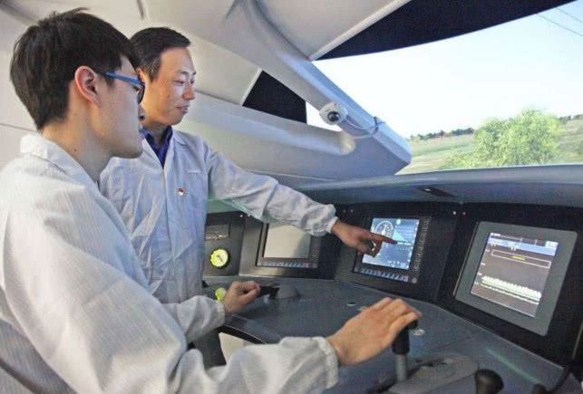 米博体育平台挖石油的“磕头机”磕头一次究竟能抽多少石油？答案超乎想象！(图5)