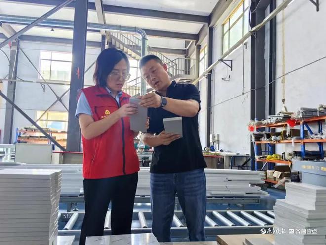 德州农商银行“三送”服务助推民营企业米博体育 米博官网发展(图2)