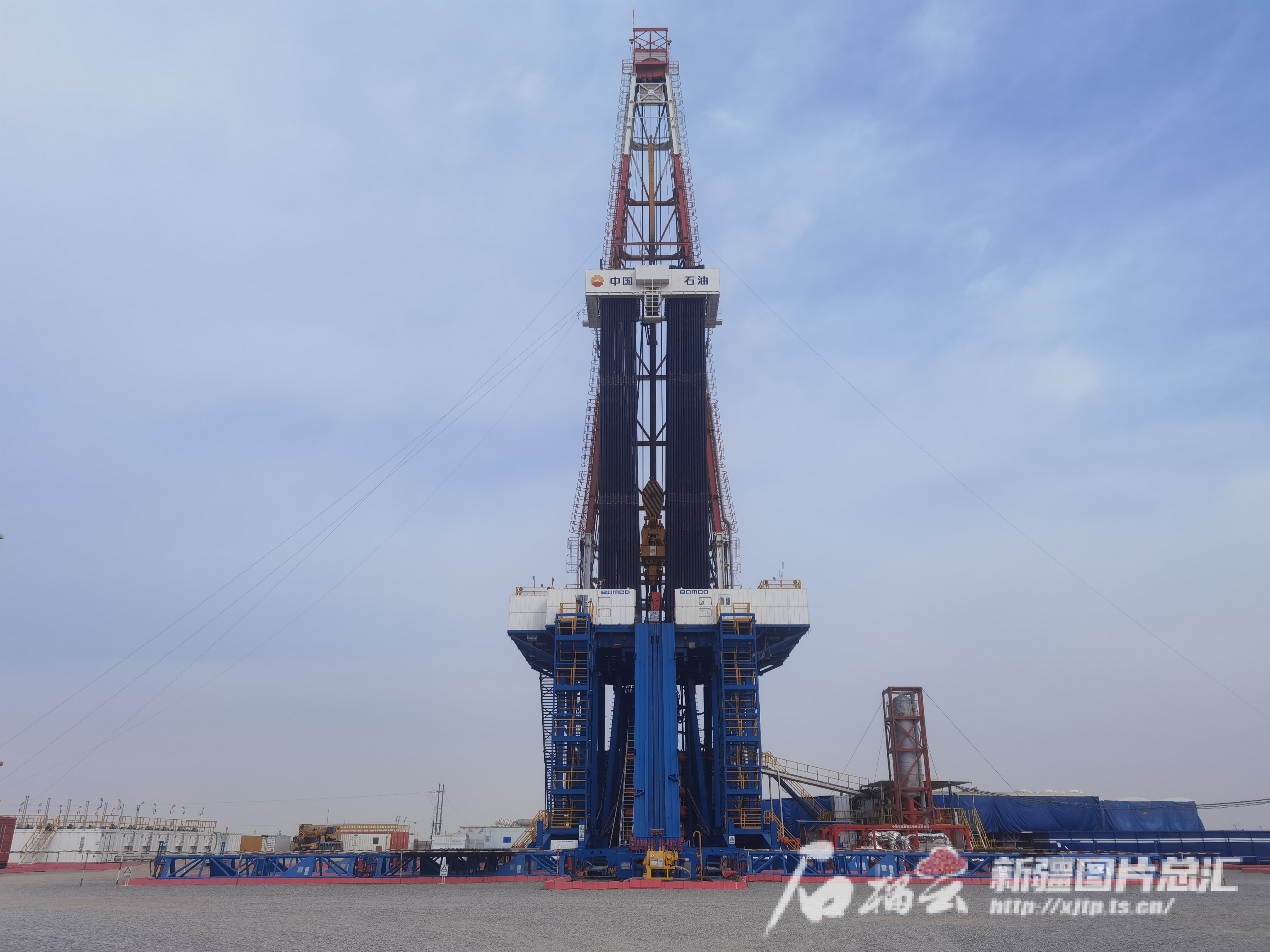 “国货之光”在新疆万米博体育 米博平台米深地闪耀(图2)