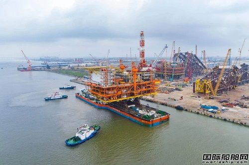 米博体育官网海油工程承建惠州26-6油田开发项目上部组块启航(图2)